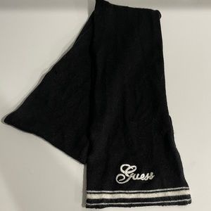 Guess winter scarf